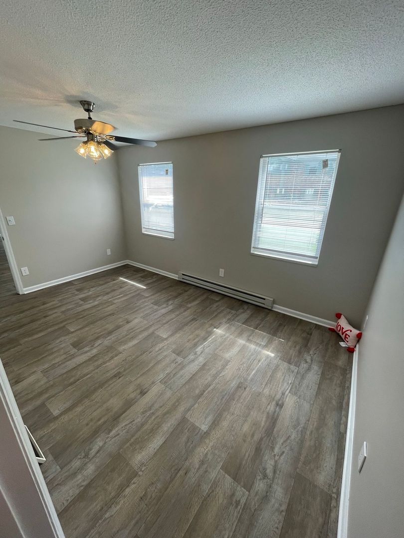 Summerville Apartment: 255-275 E. 9th North Street