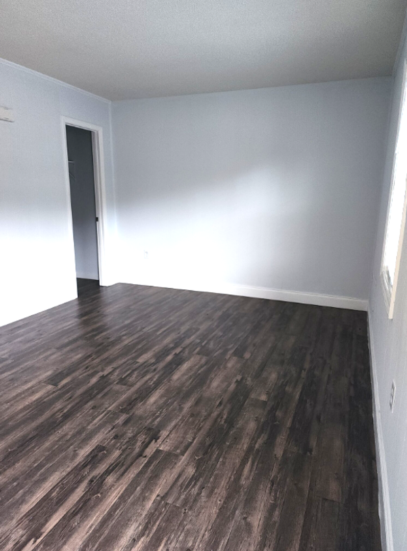 Lexington Apartment: Hill Everhart Road