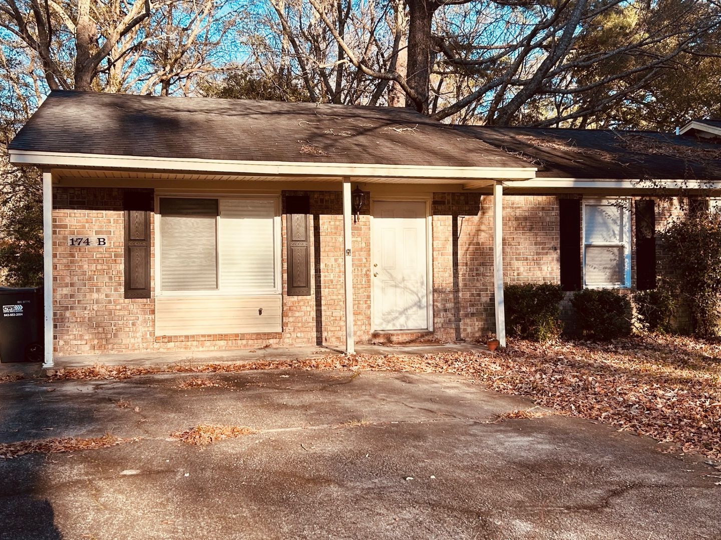 Ladson House: 174 Hummingbird Avenue