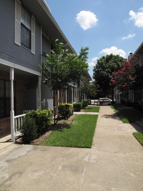 ***WALK TO UNT-WALK TO SQUARE*** – photo 1