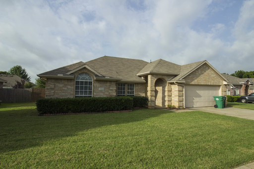 ***Awesome Home-Great Location*** – photo 1