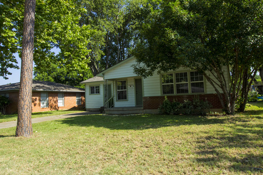 ***Fabulous Home-Close to UNT*** – photo 1