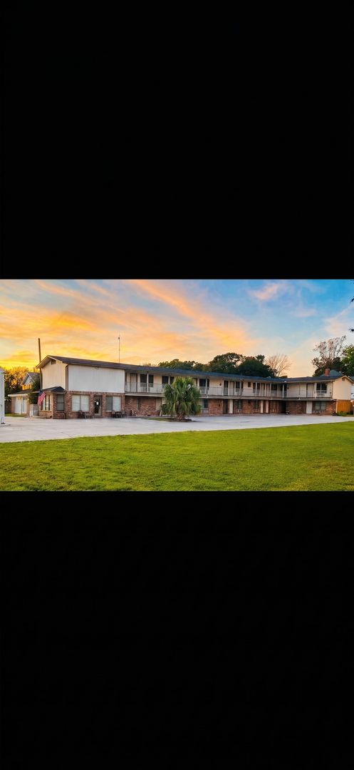 Little River Apartment: 1505 Hwy 17
