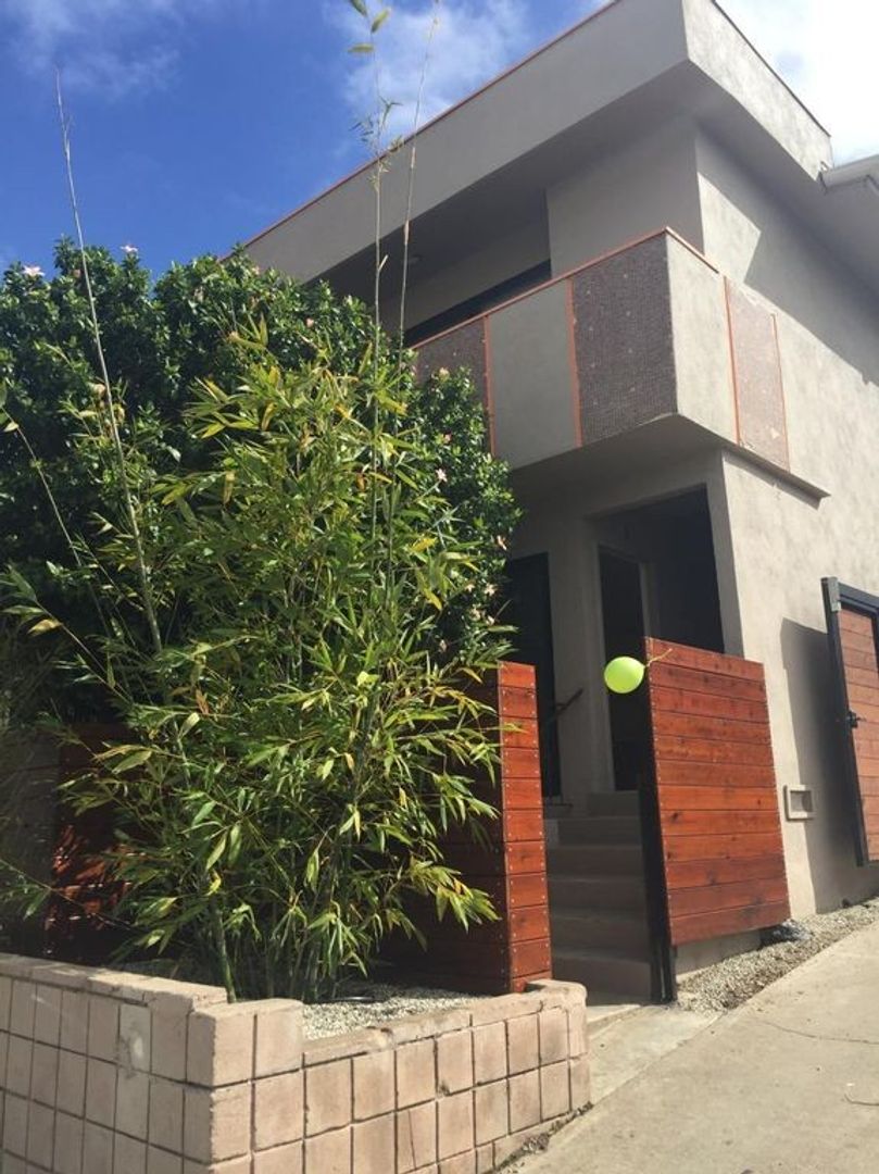LOS ANGELES Apartment: 128 N RAMPART BLVD.