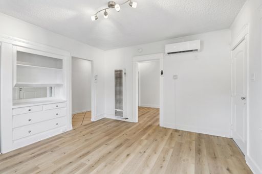 Charming 1 bed / 1 bath in Echo Park – photo 1