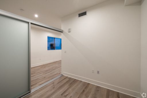 Large JR 1 bed in New Construction Building! Special Lease Offers – photo 1