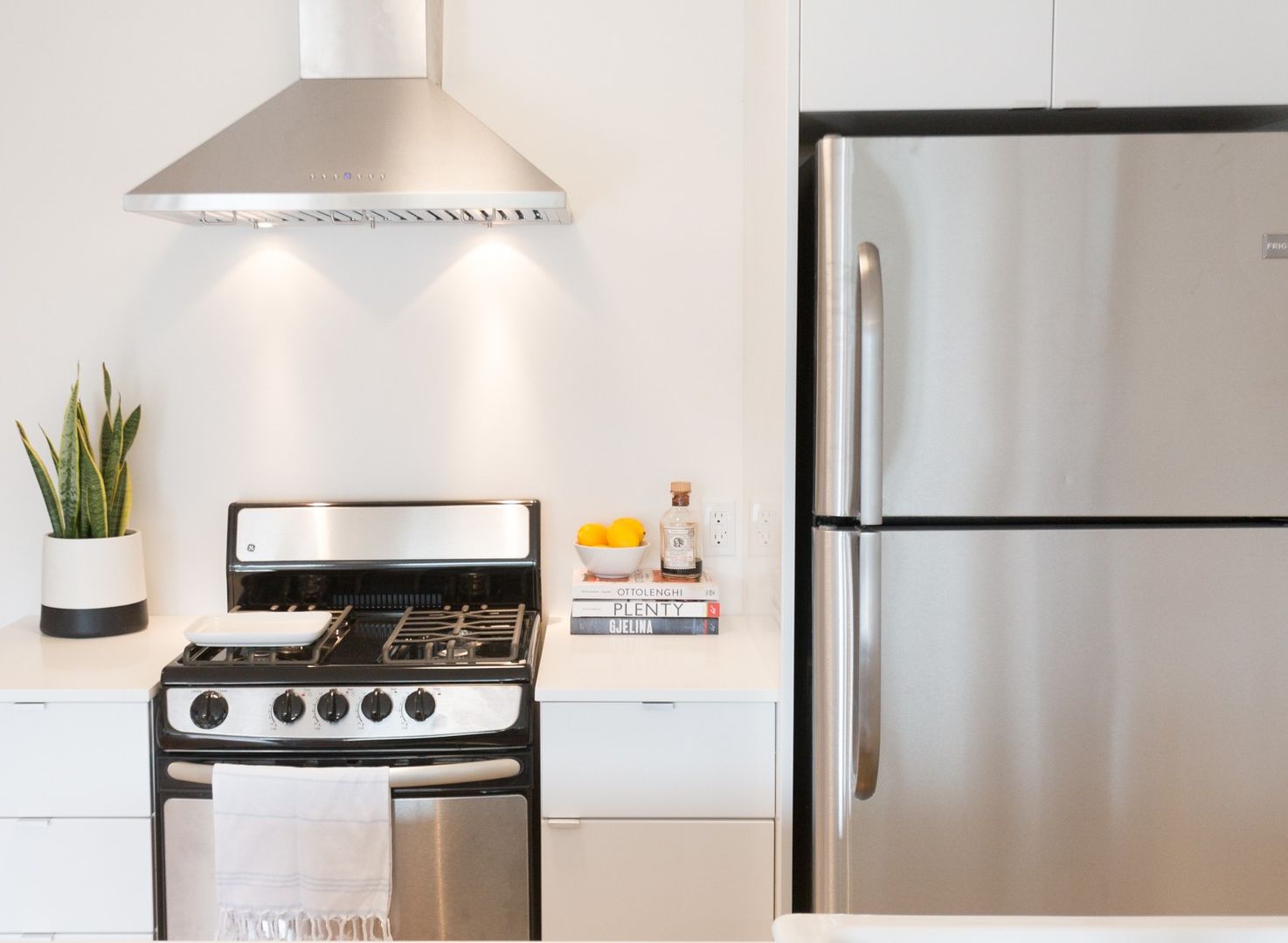 LOS ANGELES Apartment: 147 - 149 S AVENUE 53