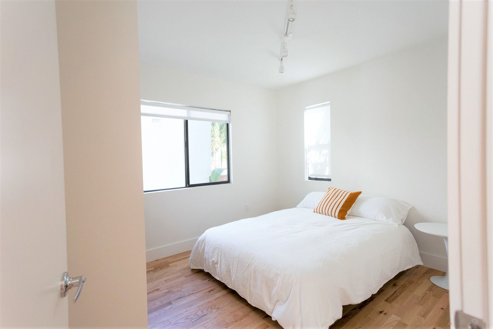 LOS ANGELES Apartment: 632 N. OCCIDENTAL