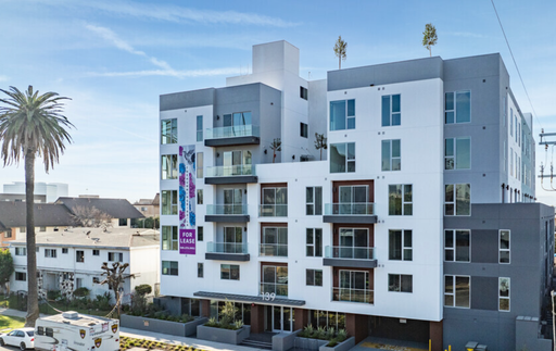 Spacious 1 Bed with Balcony & Walk In Closet. 1 Parking & Leasing Promos – photo 1