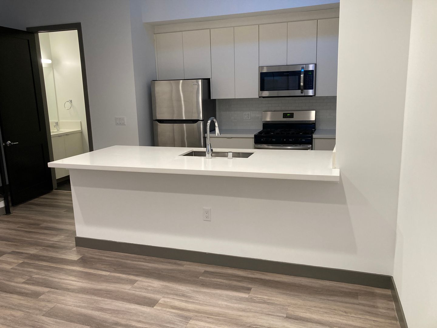 LOS ANGELES Apartment: 161 S. NORMANDIE AVE