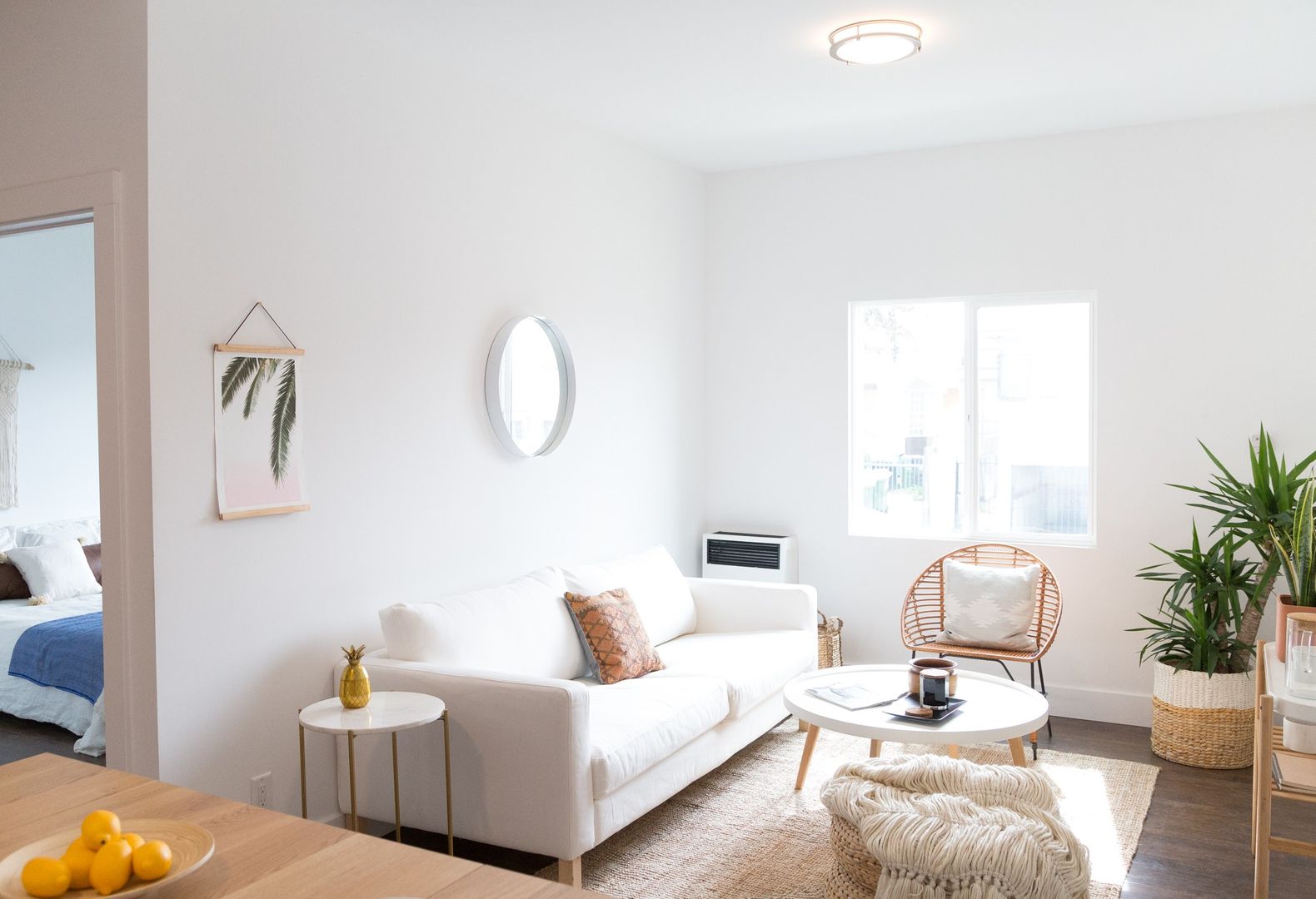 LOS ANGELES Apartment: 5957 BARTON AVENUE