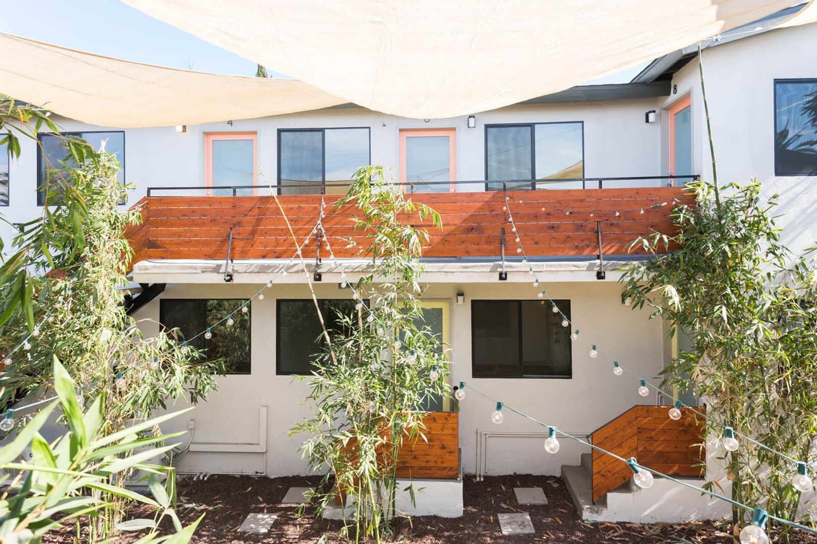 LOS ANGELES Apartment: 1920-1926 W. CLINTON ST.