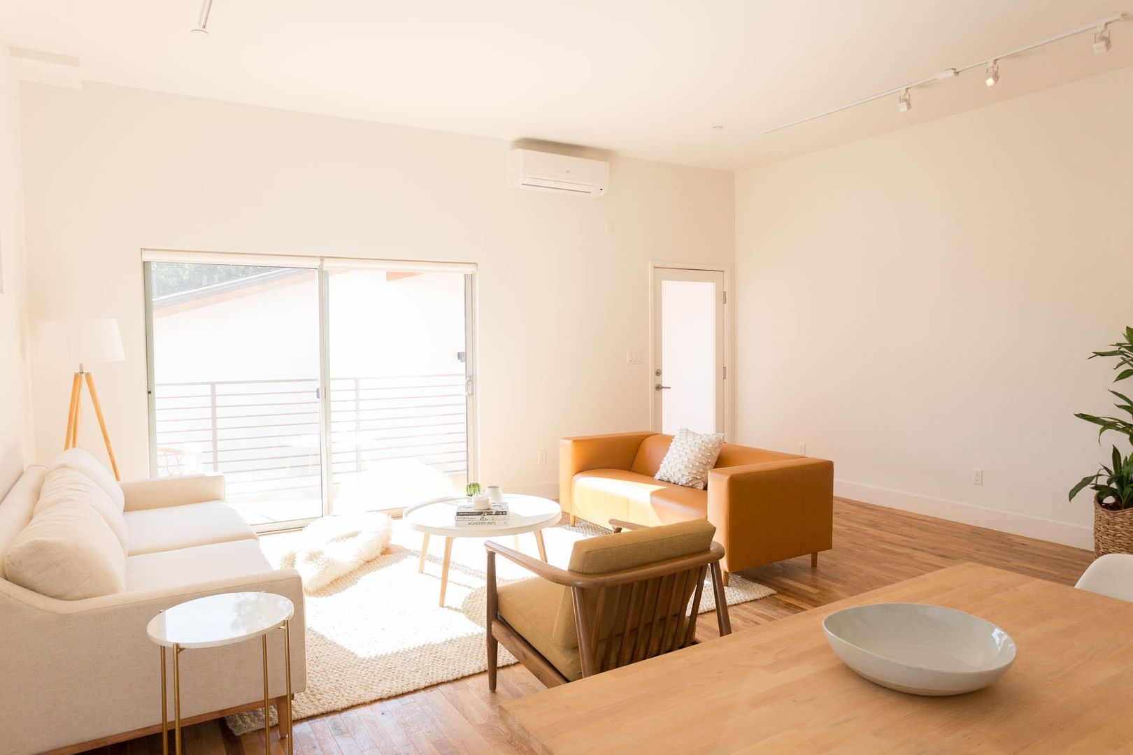 LOS ANGELES Apartment: 317 N. AVE 50