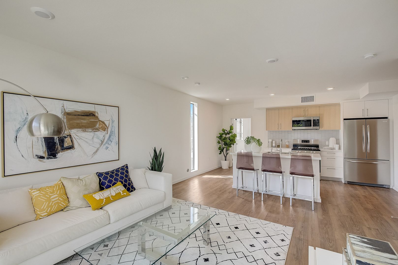 LOS ANGELES Apartment: 1901 ECHO PARK AVE