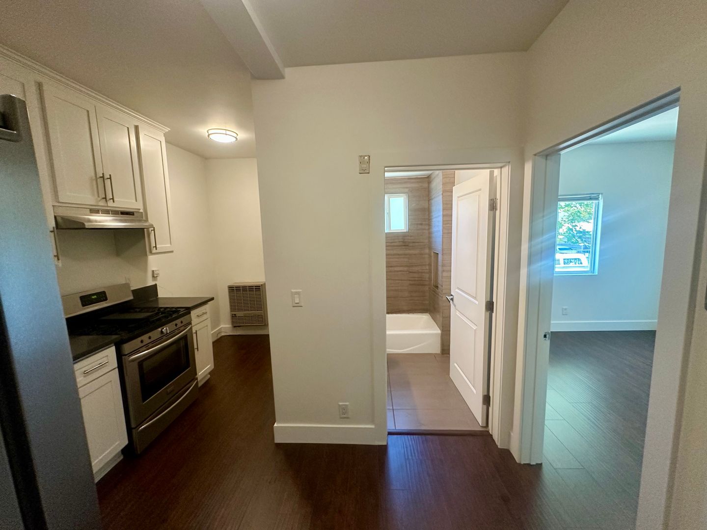 LOS ANGELES Apartment: 5957 BARTON AVENUE