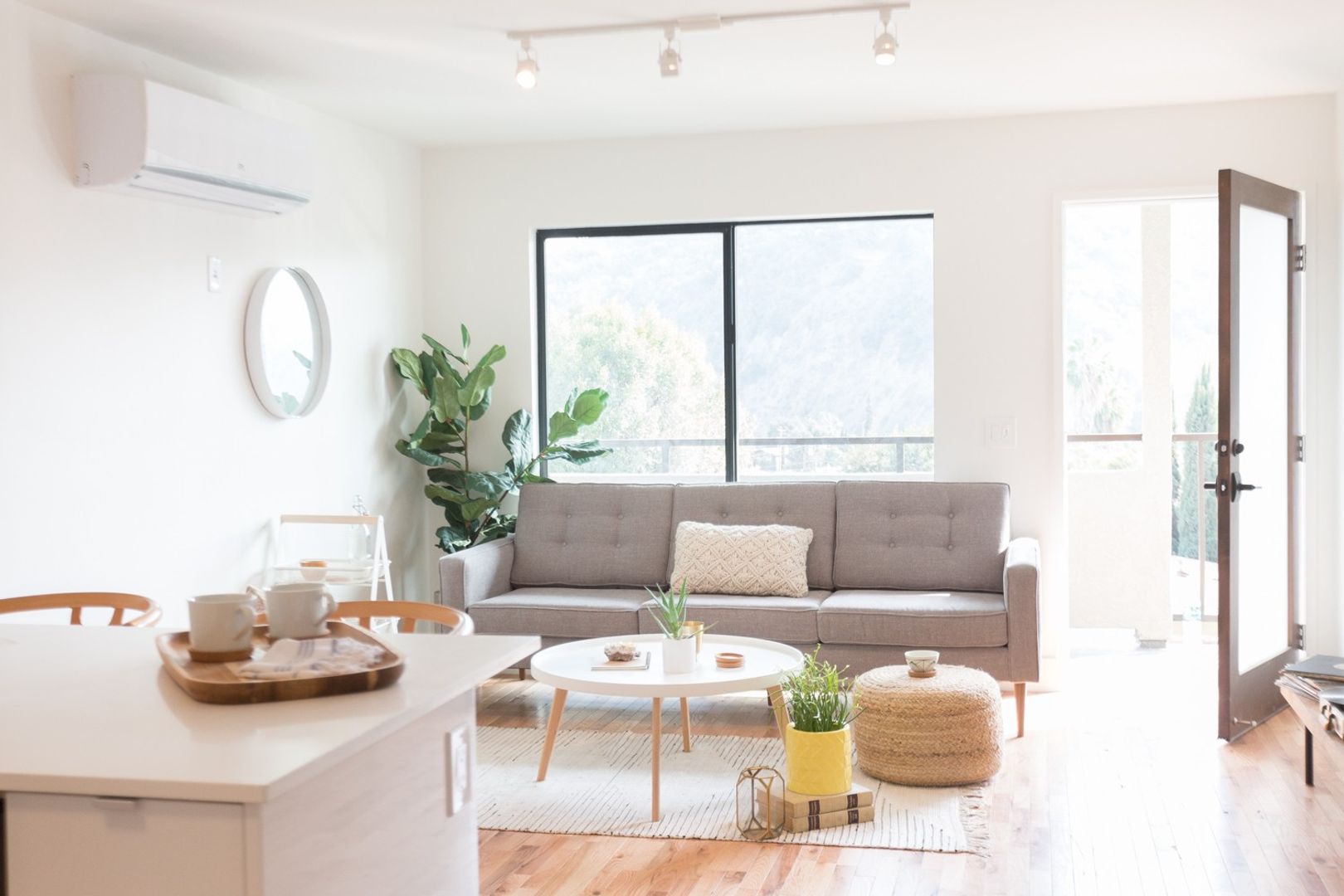 LOS ANGELES Apartment: 147 - 149 S AVENUE 53