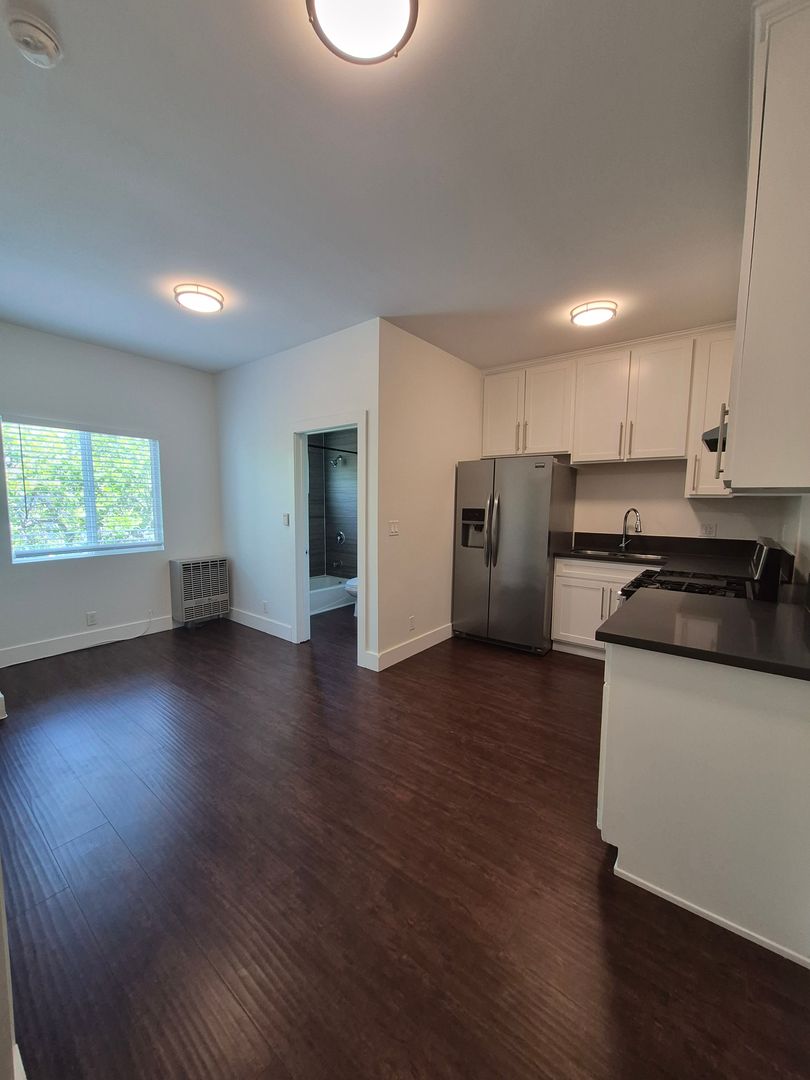 LOS ANGELES Apartment: 5957 BARTON AVENUE