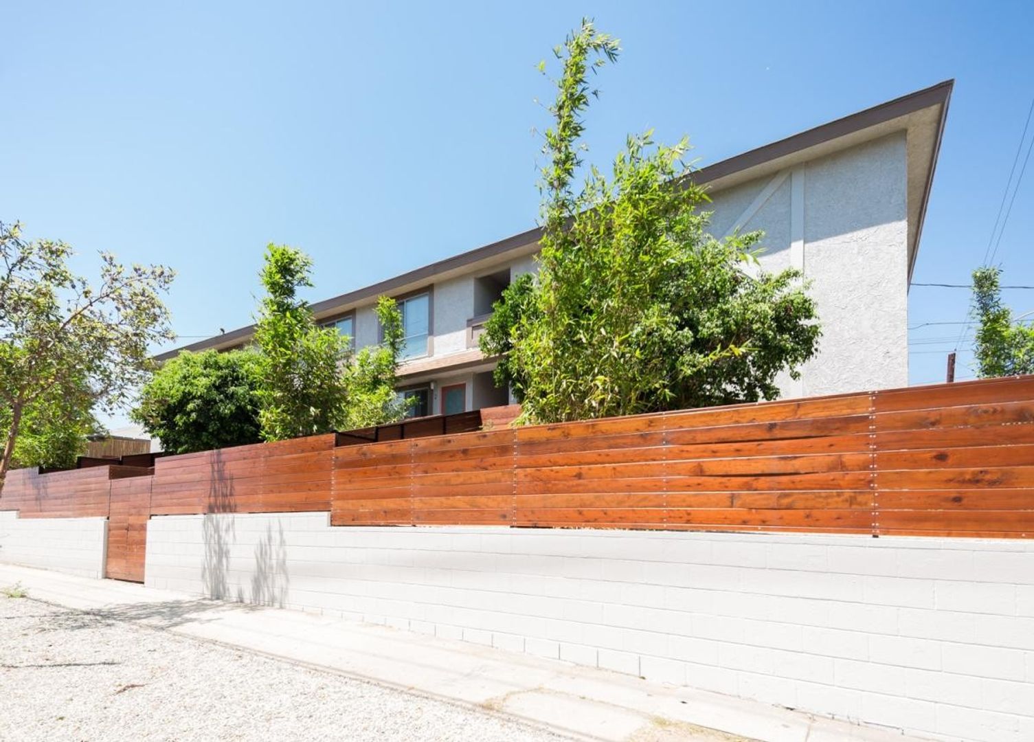 LOS ANGELES Apartment: 2703 BELLEVUE AVE.