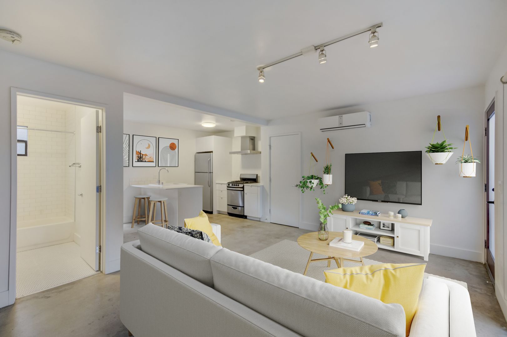 LOS ANGELES Apartment: 5515 MEDIA DR.