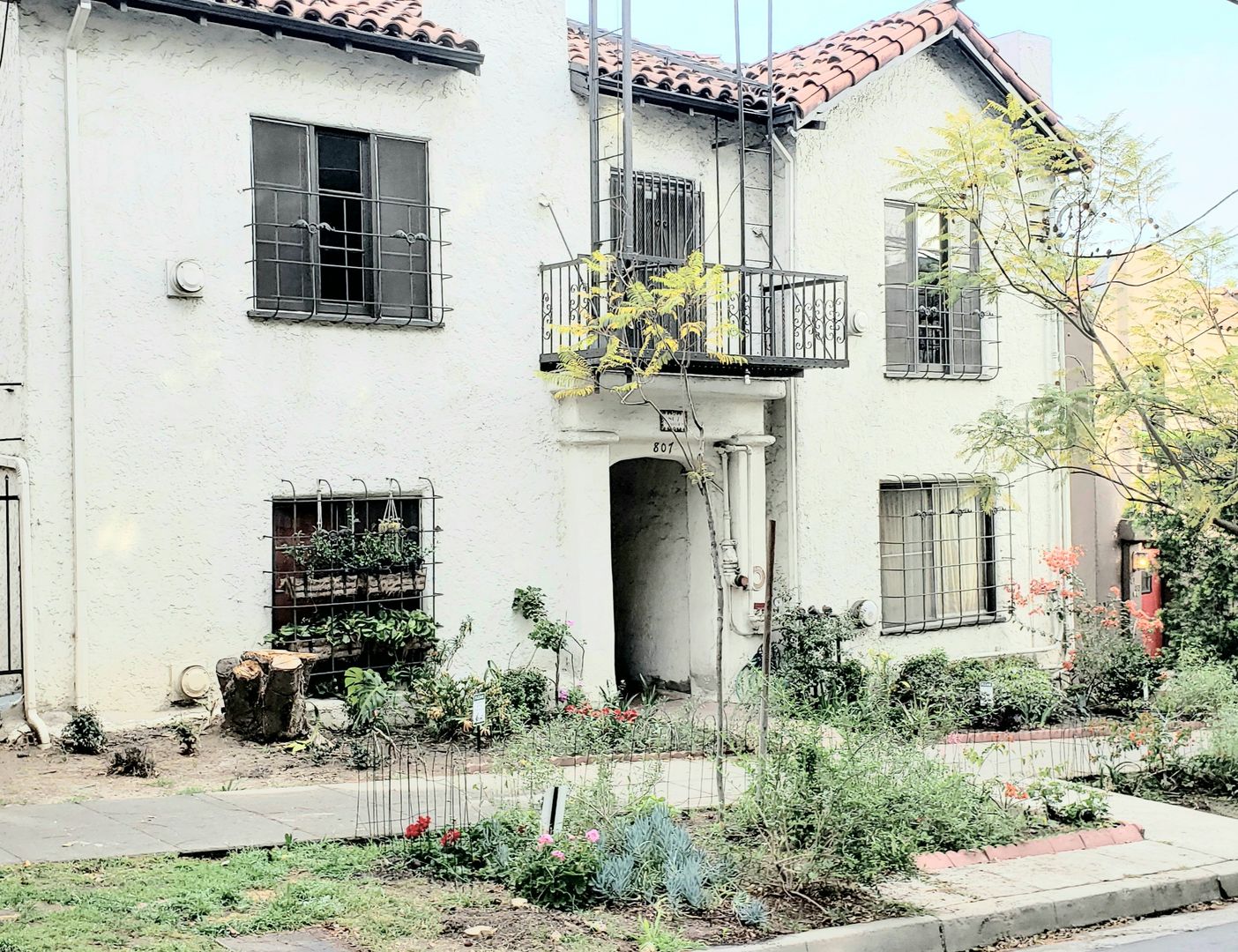 LOS ANGELES Apartment: 807 N HYPERION AVENUE