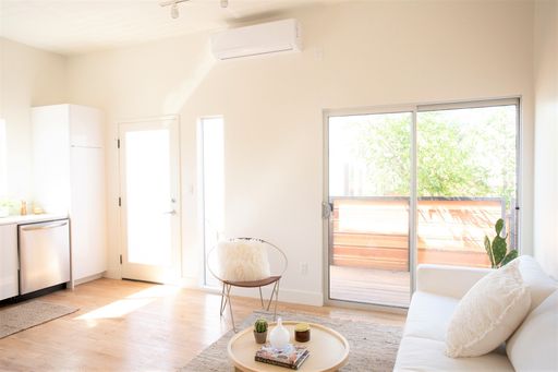Stunning 4 bed / 4 bath Bungalow w/ Patio in Boyle Heights – photo 1