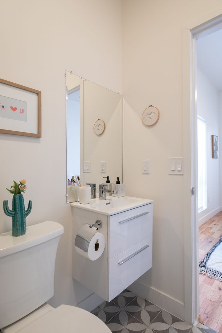 LOS ANGELES Apartment: 3327 GASSEN PL