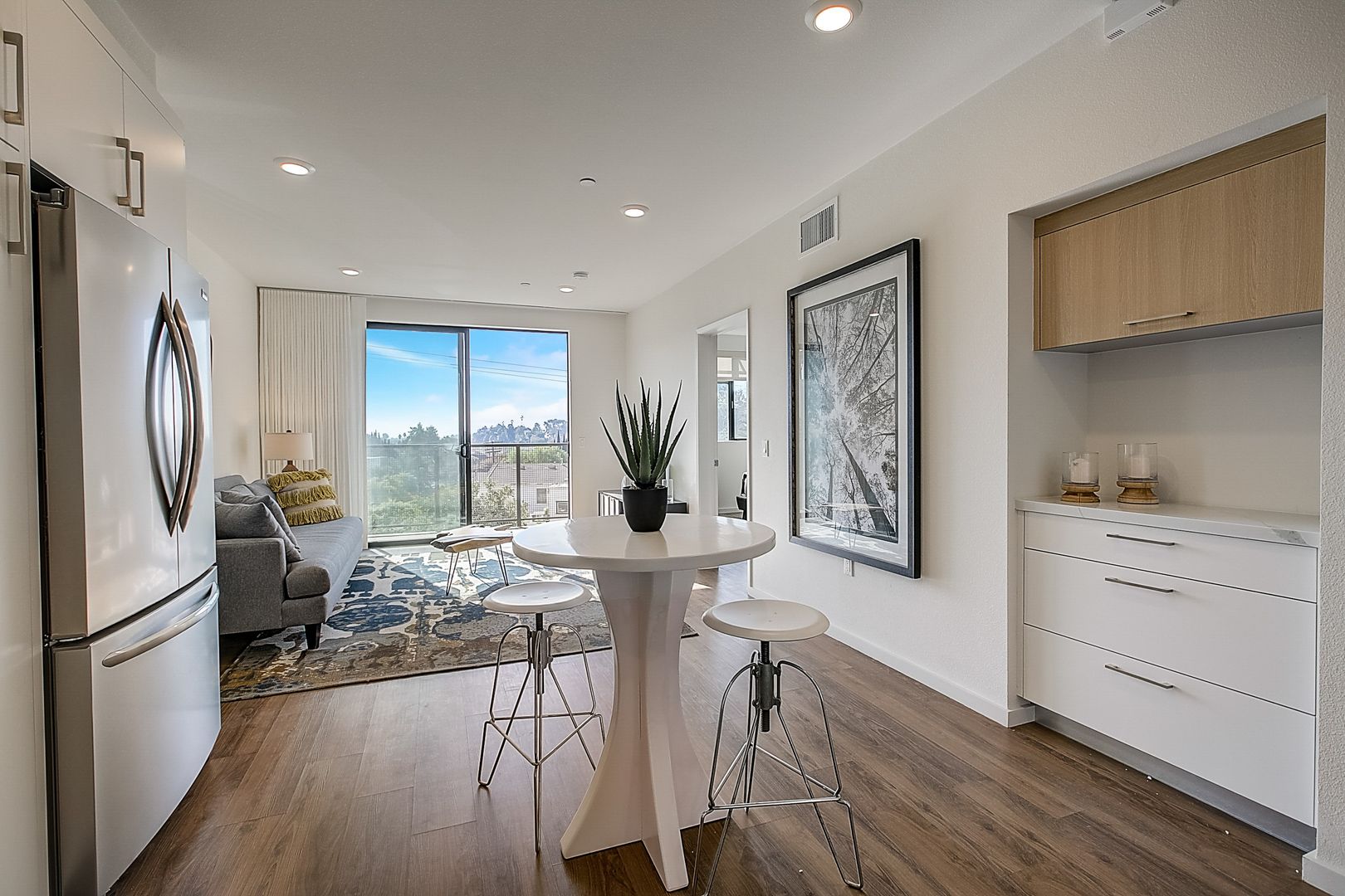 LOS ANGELES Apartment: 1901 ECHO PARK AVE