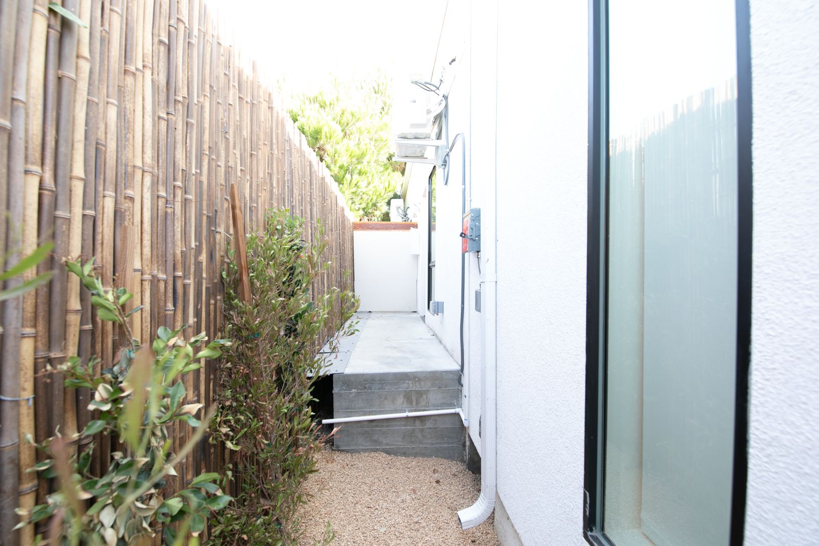 LOS ANGELES Apartment: 3327 GASSEN PL