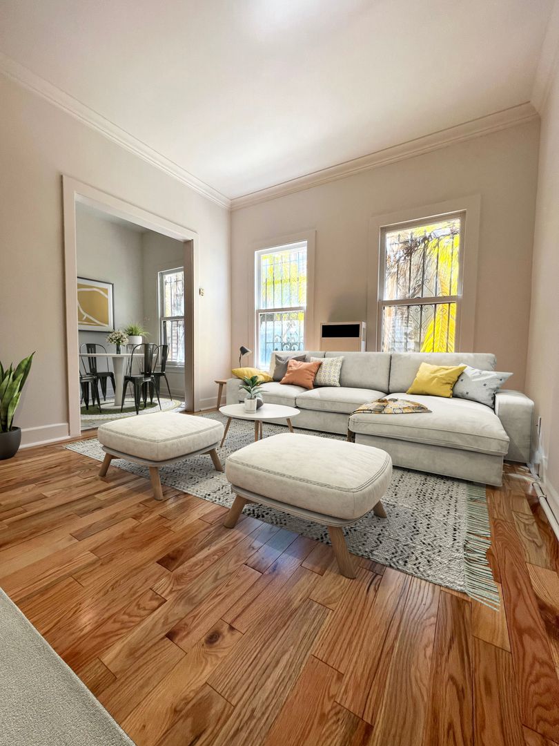 LOS ANGELES Apartment: 117 N. RENO ST