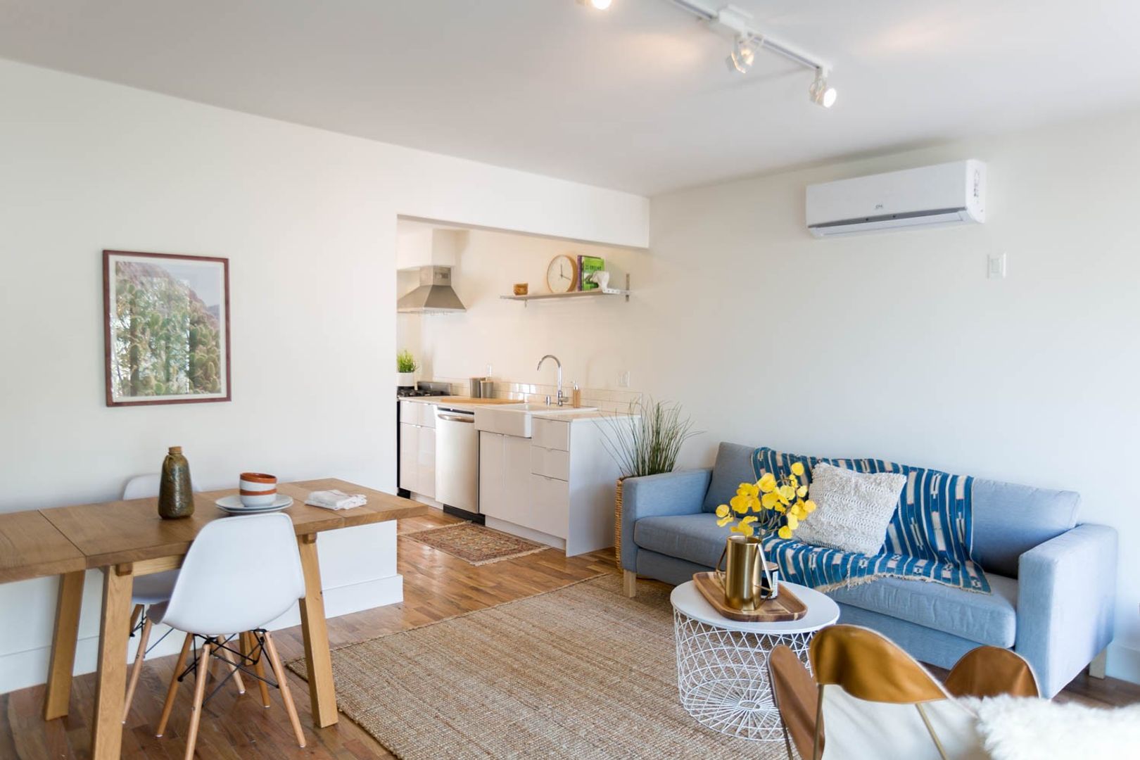 LOS ANGELES Apartment: 1920-1926 W. CLINTON ST.