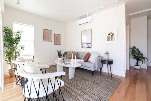 Newly Renovated 3b/3ba Standalone w/Studio Office – photo 1