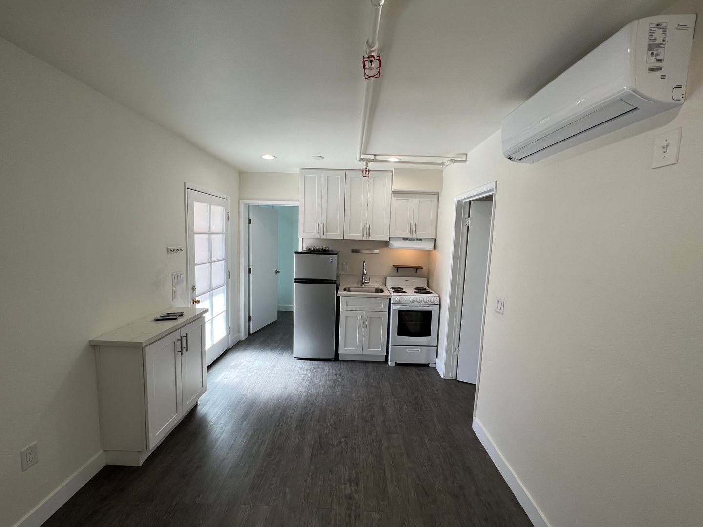 LOS ANGELES Apartment: 9221 ALCOTT ST