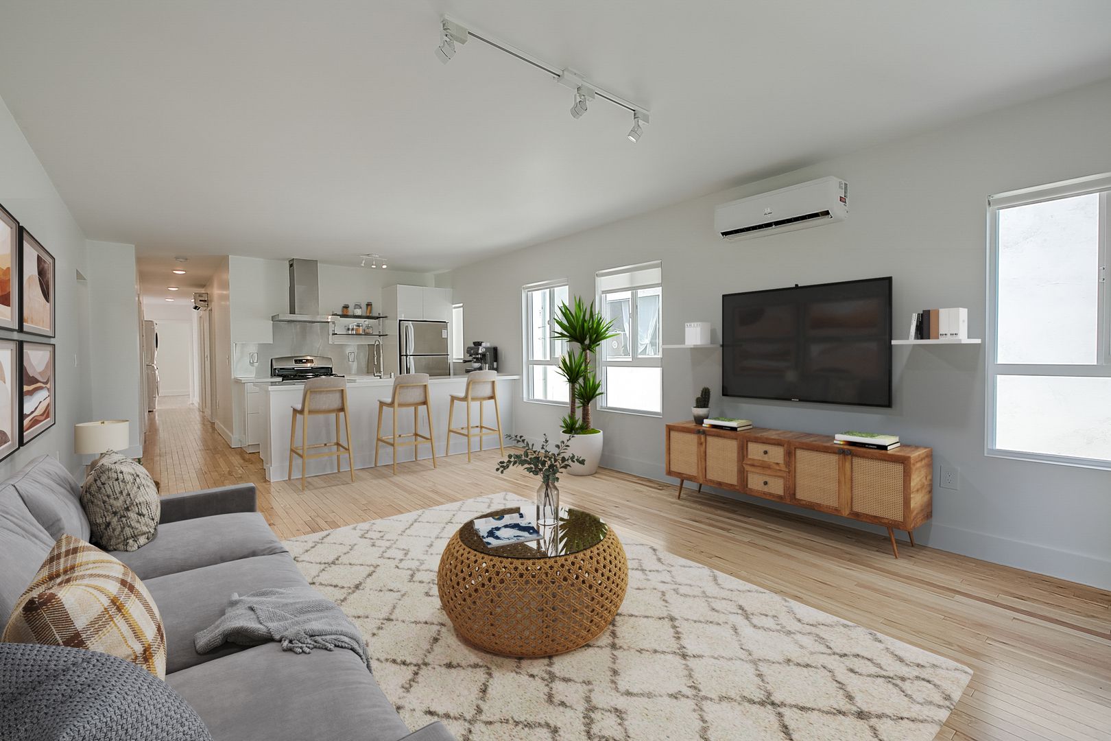 LOS ANGELES Apartment: 1013 N NEW HAMPSHIRE AVE