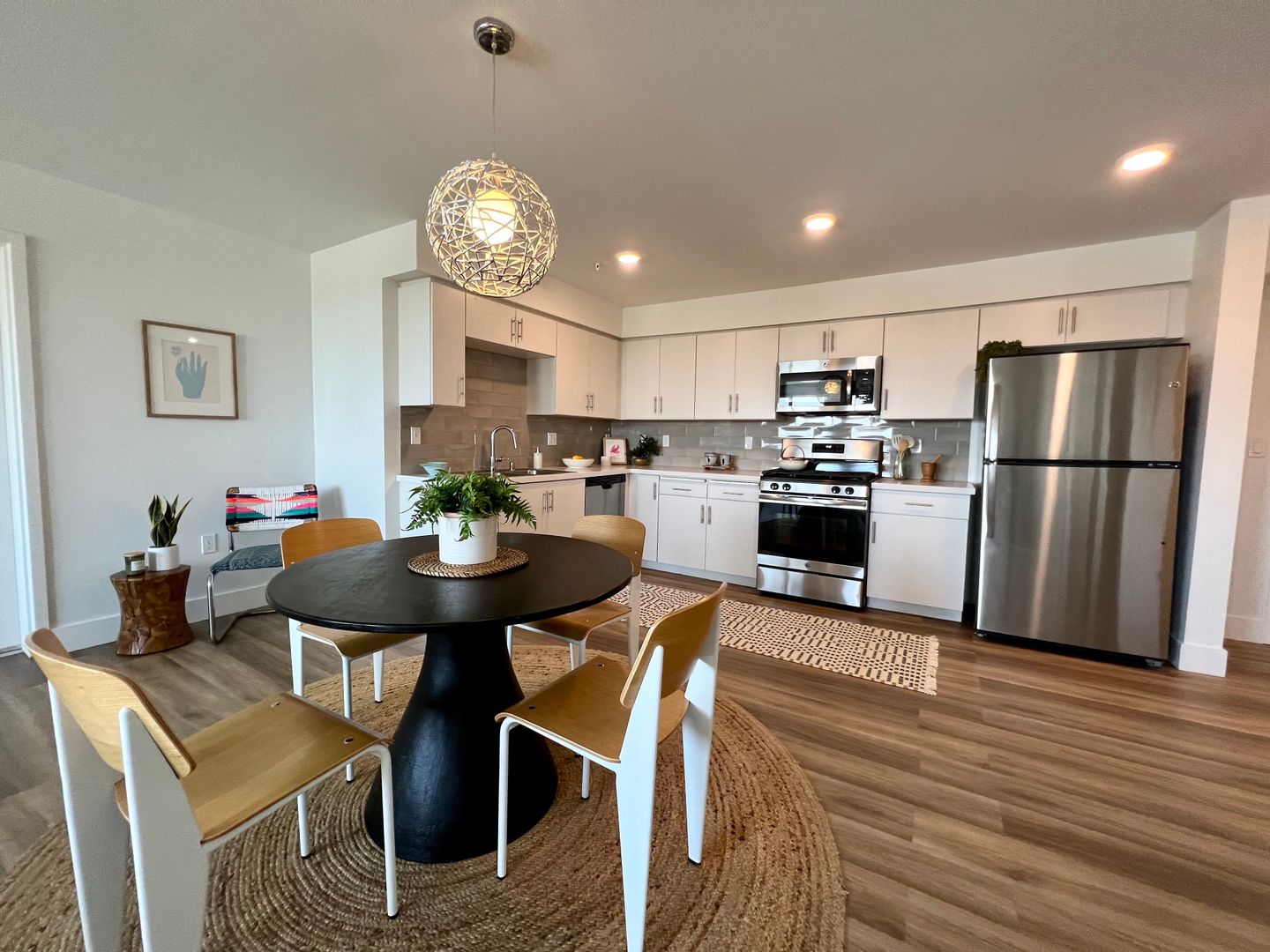 LOS ANGELES Apartment: 5210 W OLYMPIC BLVD