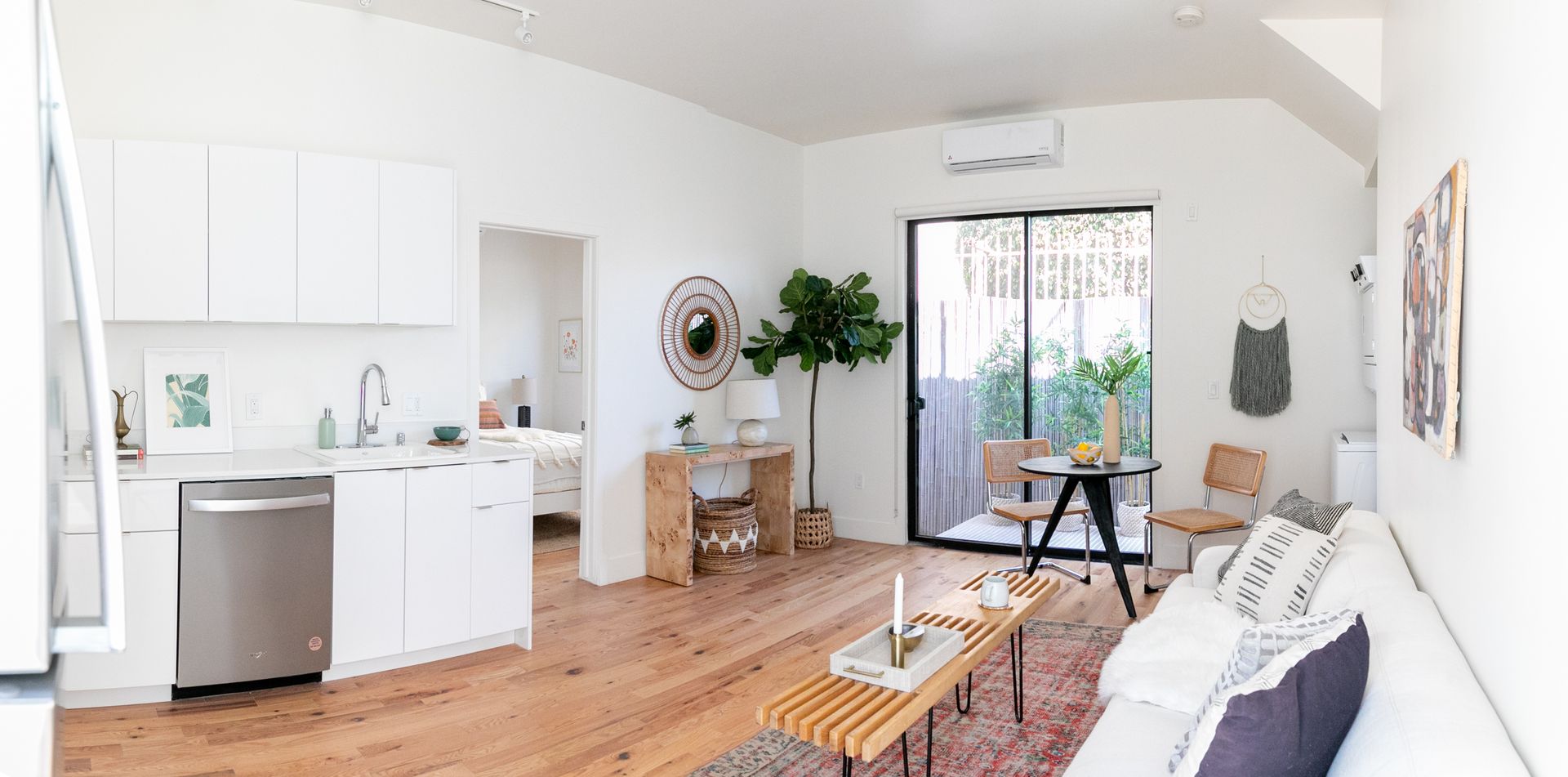 LOS ANGELES Apartment: 4543 PICKFORD ST