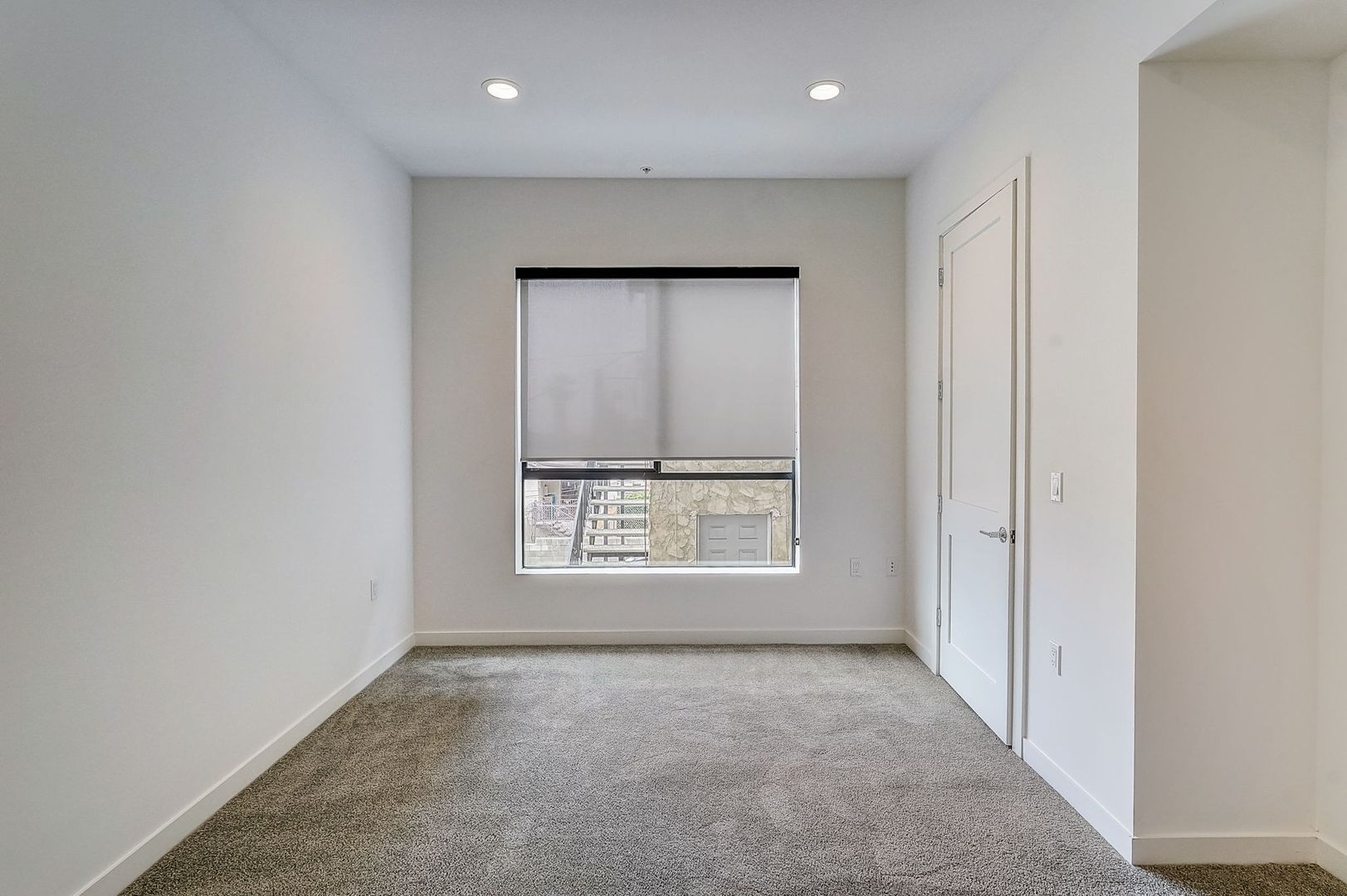 LOS ANGELES Apartment: 519 N. NORMANDIE