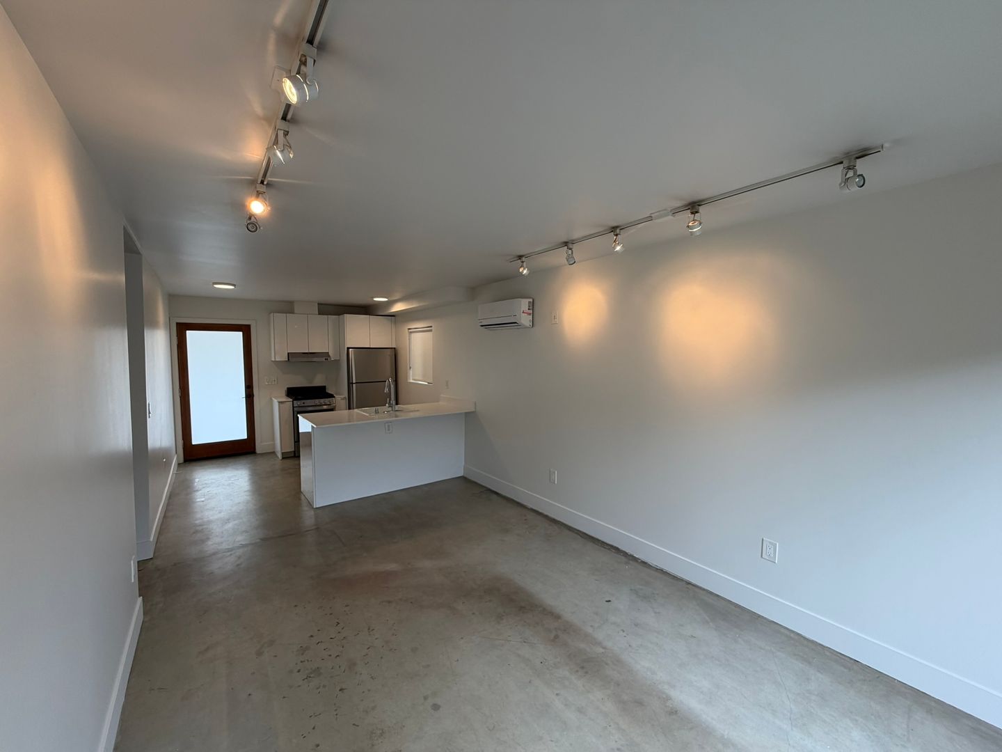 LOS ANGELES Apartment: 3623 BELLEVUE