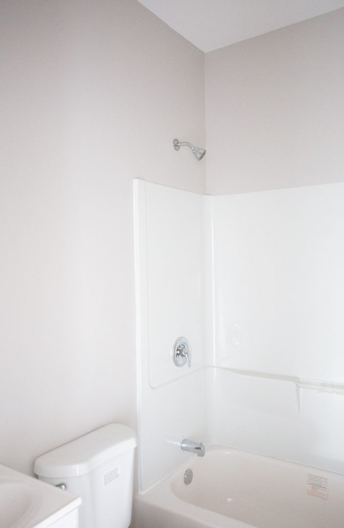 LOS ANGELES Apartment: 337 N BENTON WAY