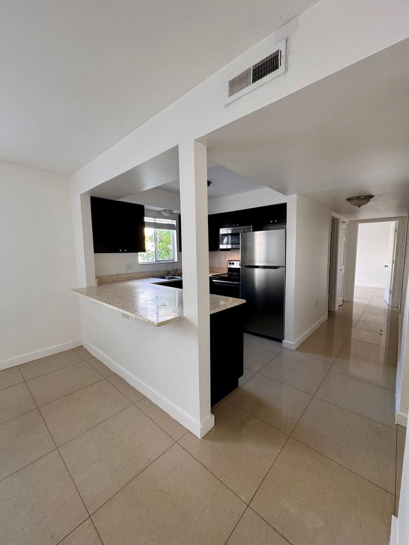 Largo Apartment: 13300 Walsingham Rd