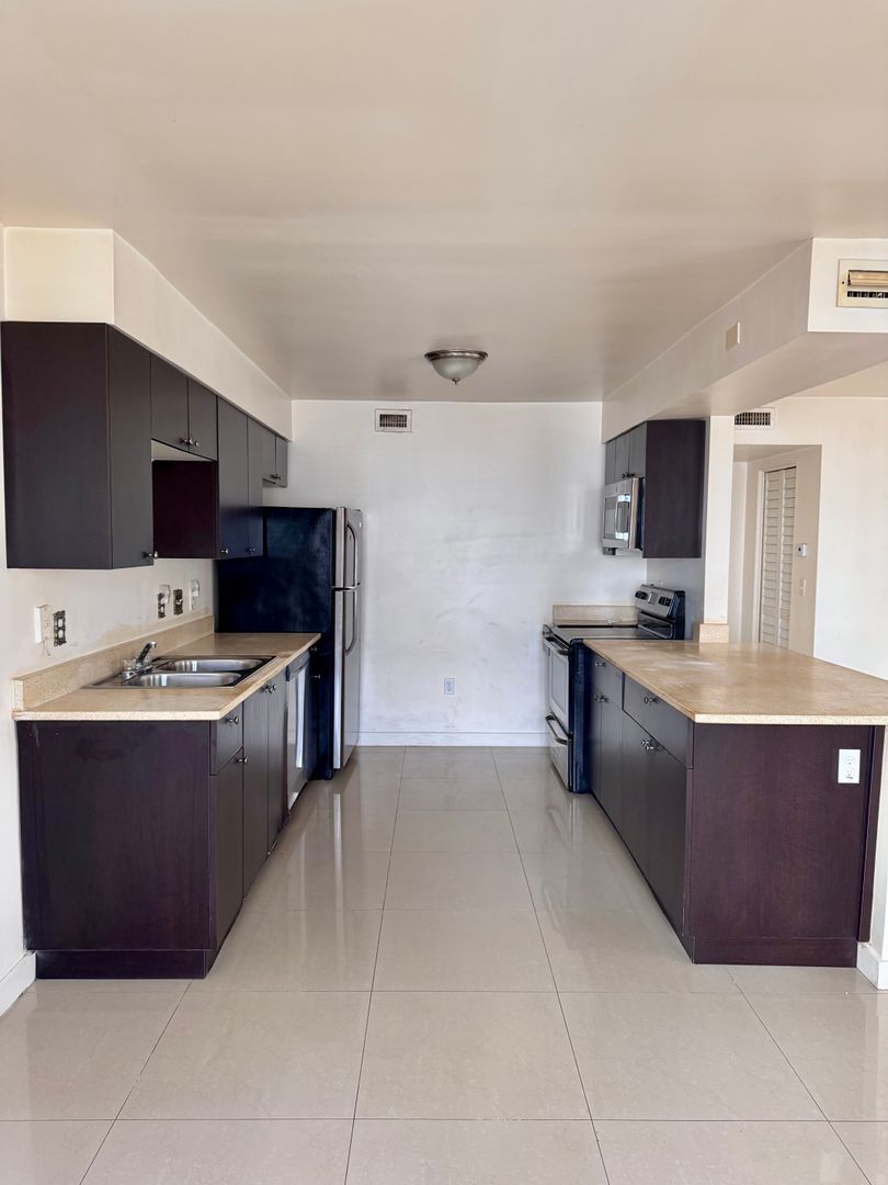 Largo Apartment: 13300 Walsingham Rd