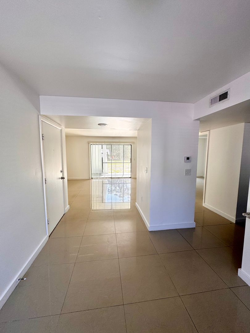 Largo Apartment: 13300 Walsingham Rd