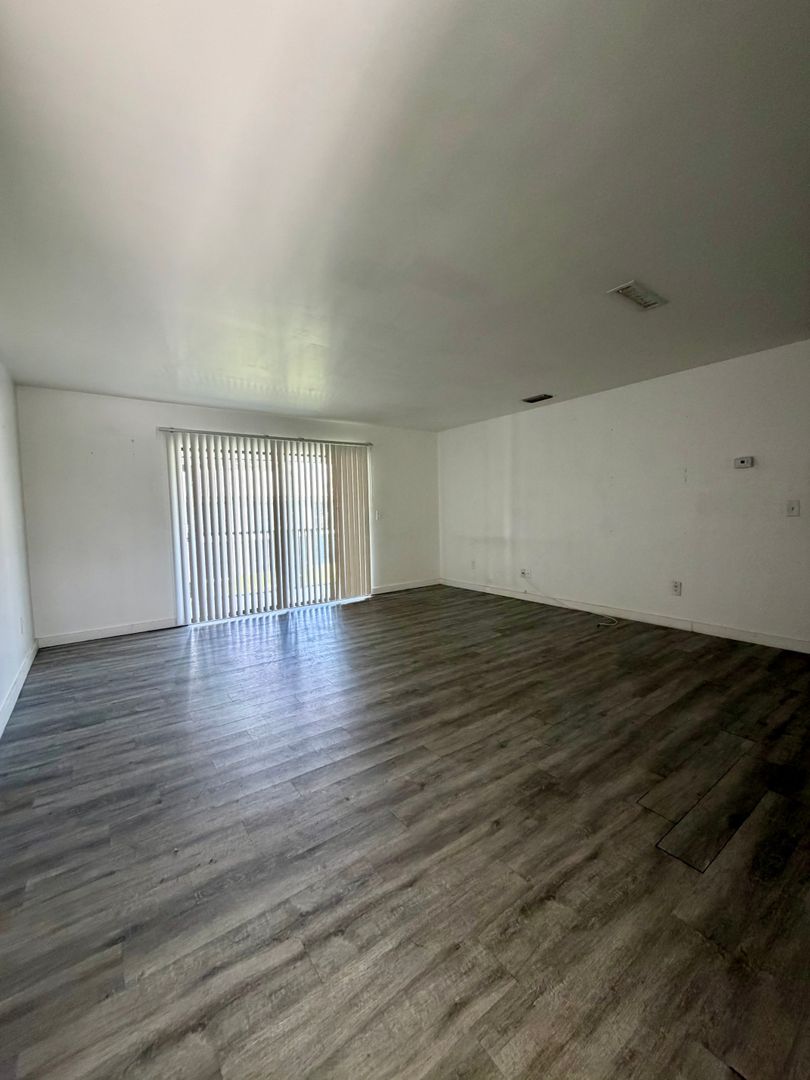 Largo Apartment: 13300 Walsingham Rd