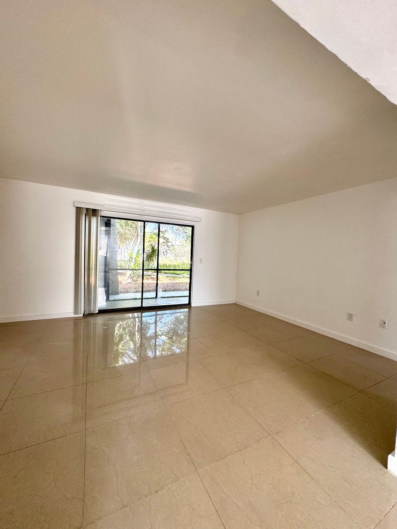 Largo Apartment: 13300 Walsingham Rd
