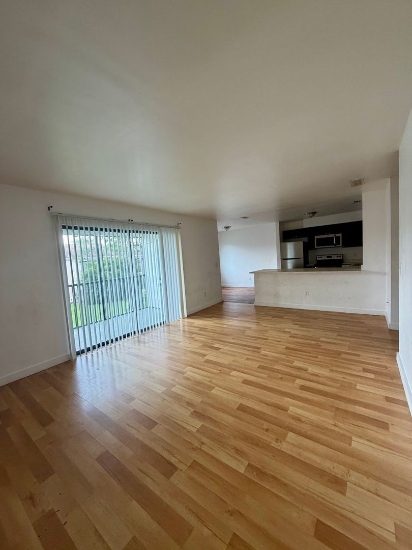 Largo Apartment: 13300 Walsingham Rd