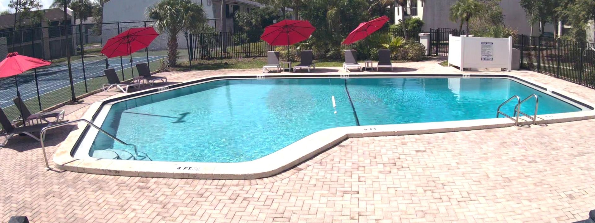 Largo Apartment: 13300 Walsingham Rd