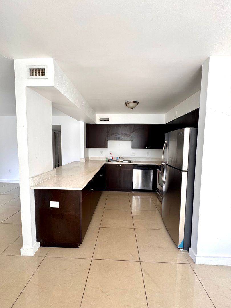 Largo Apartment: 13300 Walsingham Rd