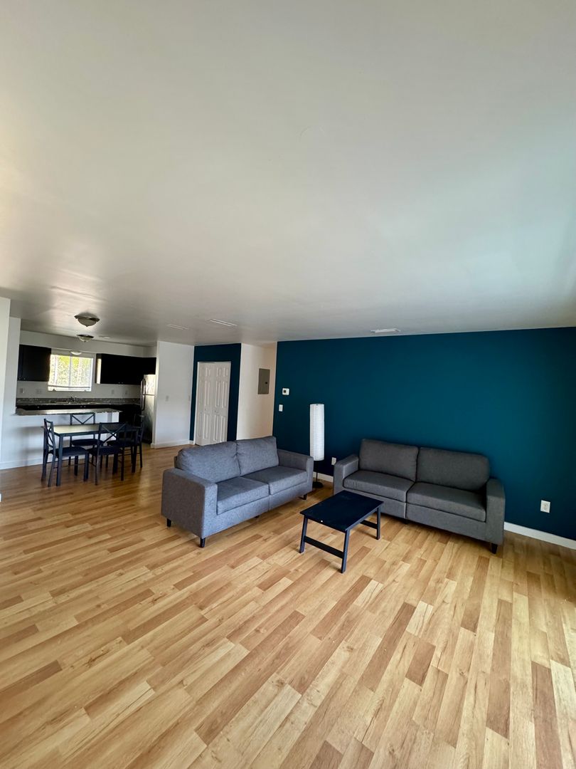 Largo Apartment: 13300 Walsingham Rd