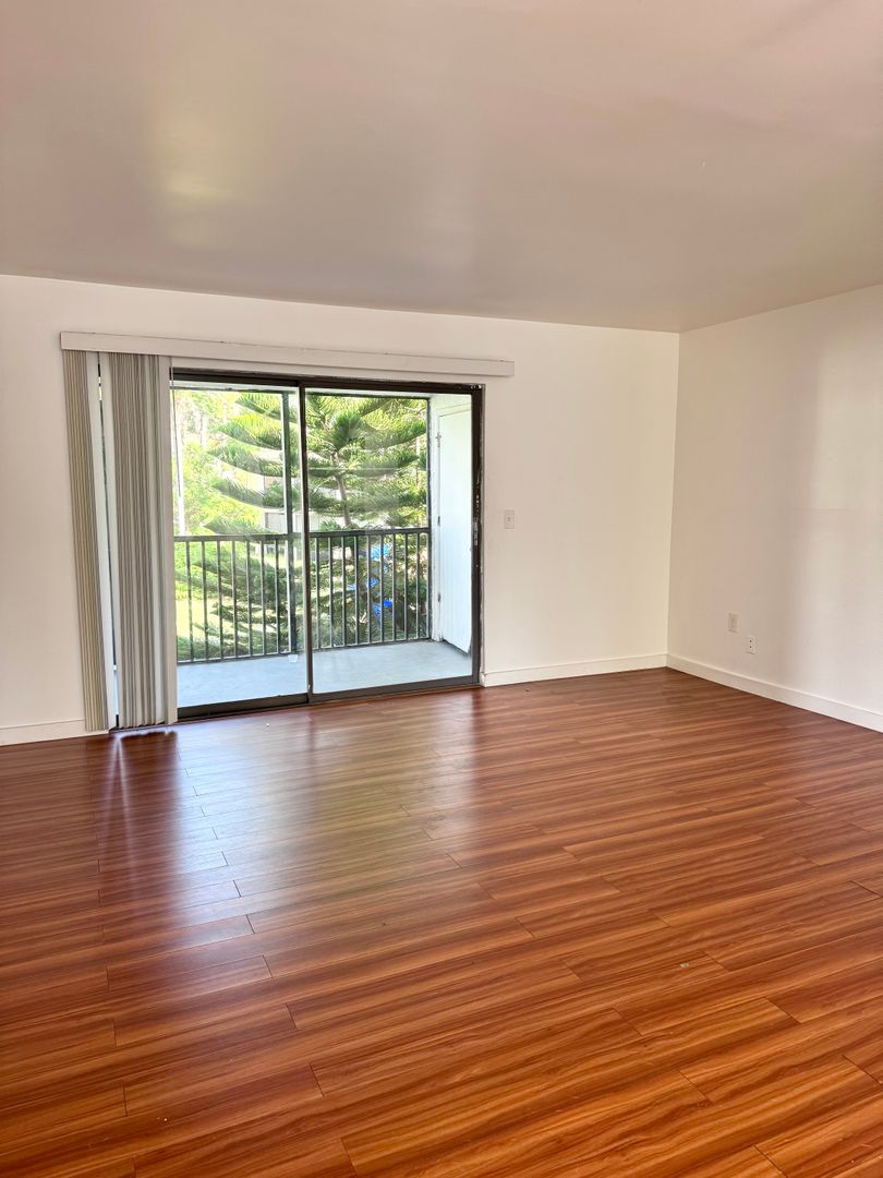 Largo Apartment: 13300 Walsingham Rd