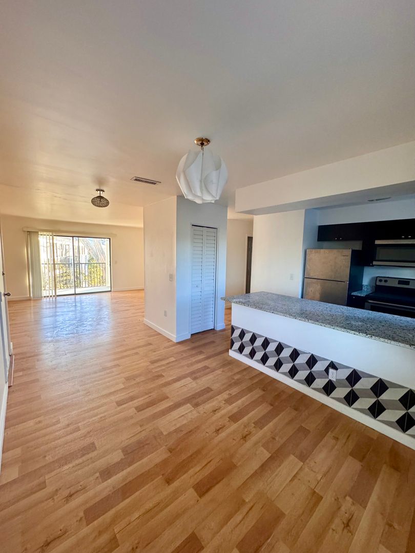 Largo Apartment: 13300 Walsingham Rd