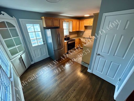 9 W Pocahontas Ln, , Kansas City, MO 64114